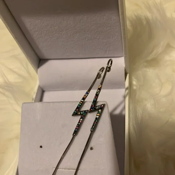 Lightning bolts cubic zirconia silver edgy ear crawler-ear cuff-Valentines - Picture 5 of 6